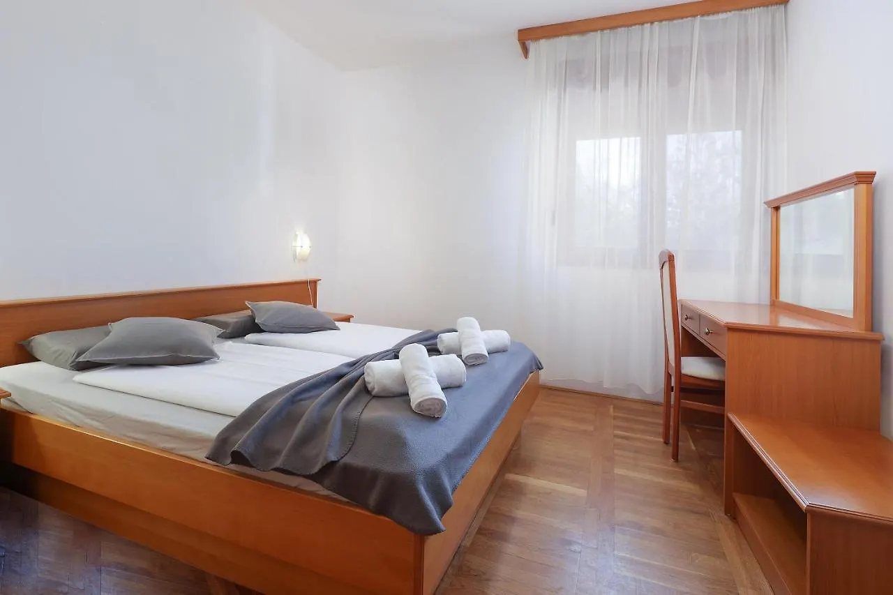 Apartments Villa Bernarda Silo  Croatia