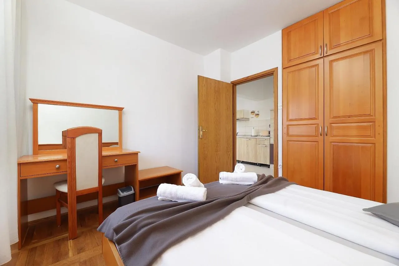 Apartments Villa Bernarda Silo  Croatia