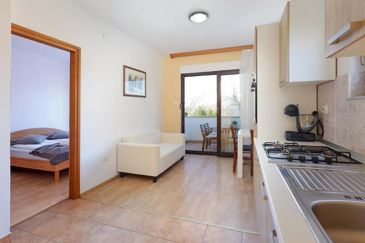 Apartments Villa Bernarda Silo  Silo (Krk)
