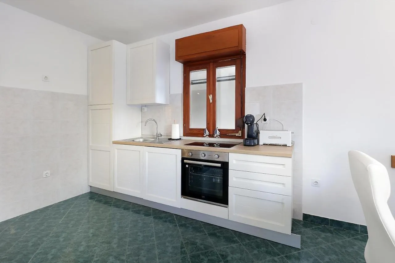 Apartments Villa Bernarda Silo  Croatia