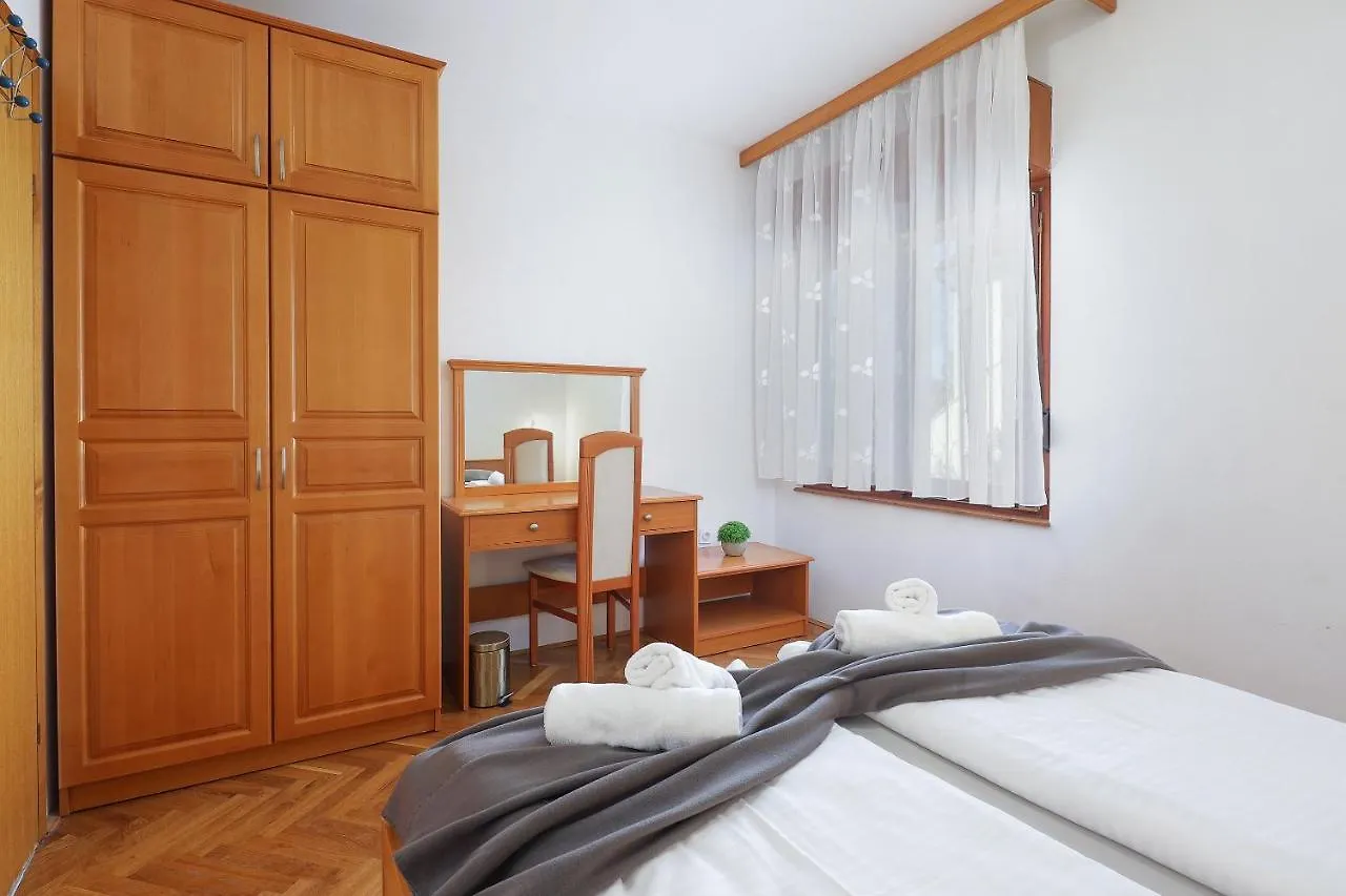 Apartments Villa Bernarda Silo  Croatia