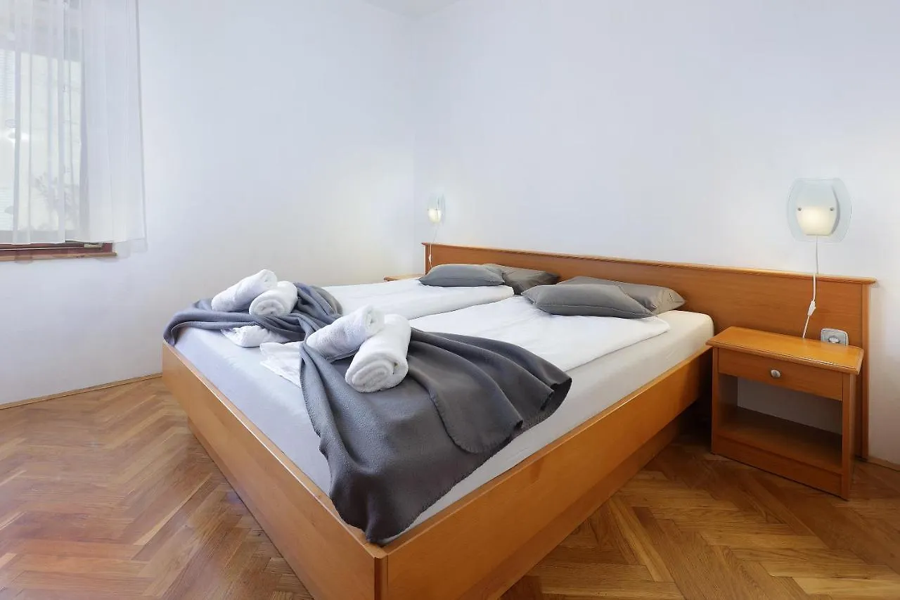 Apartments Villa Bernarda Silo  Croatia