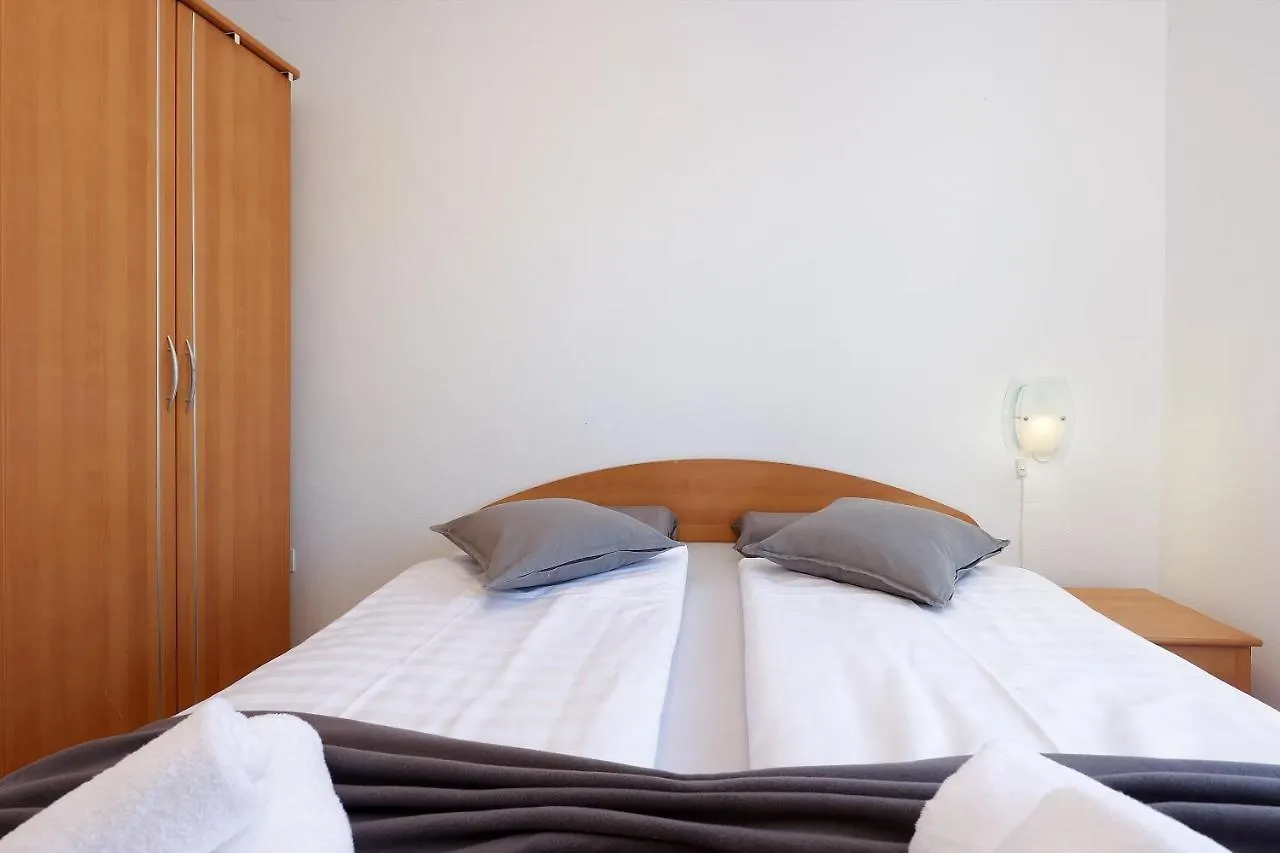 Apartments Villa Bernarda Silo  Croatia